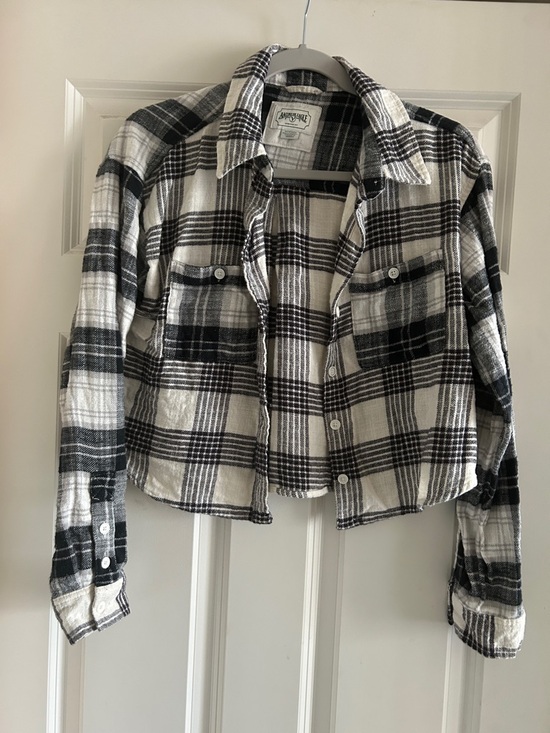 American Eagle Outfitters Tops - American Eagle plaid cropped button down size XS